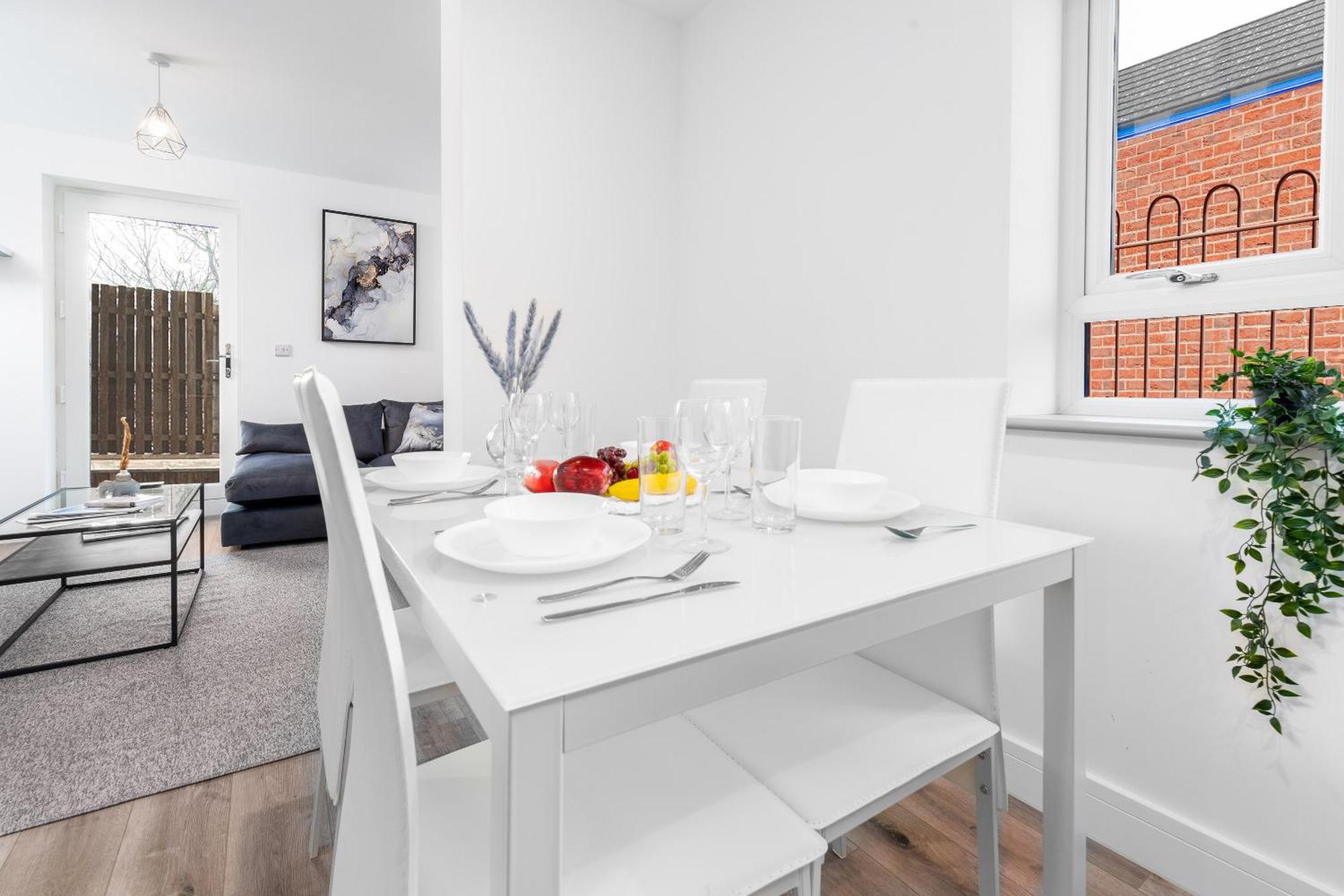 Luxury Apartment - 2 Bedrooms - Balcony - Parking - Netflix - Wifi - 7Mc 버밍엄 외부 사진